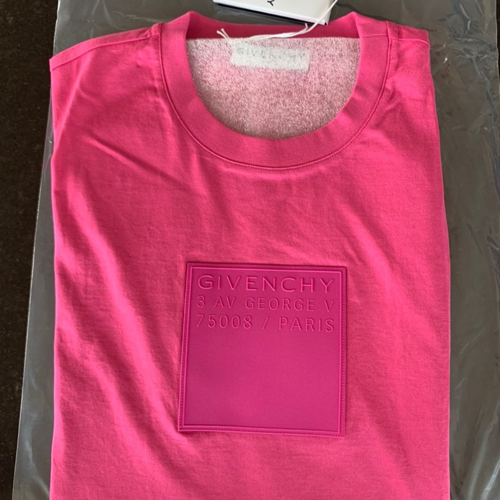Givenchy t-shit new 100% authentic
